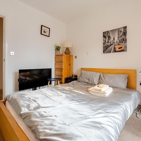 Room In Cardiff City Center - Swiftstay Zewnętrze zdjęcie