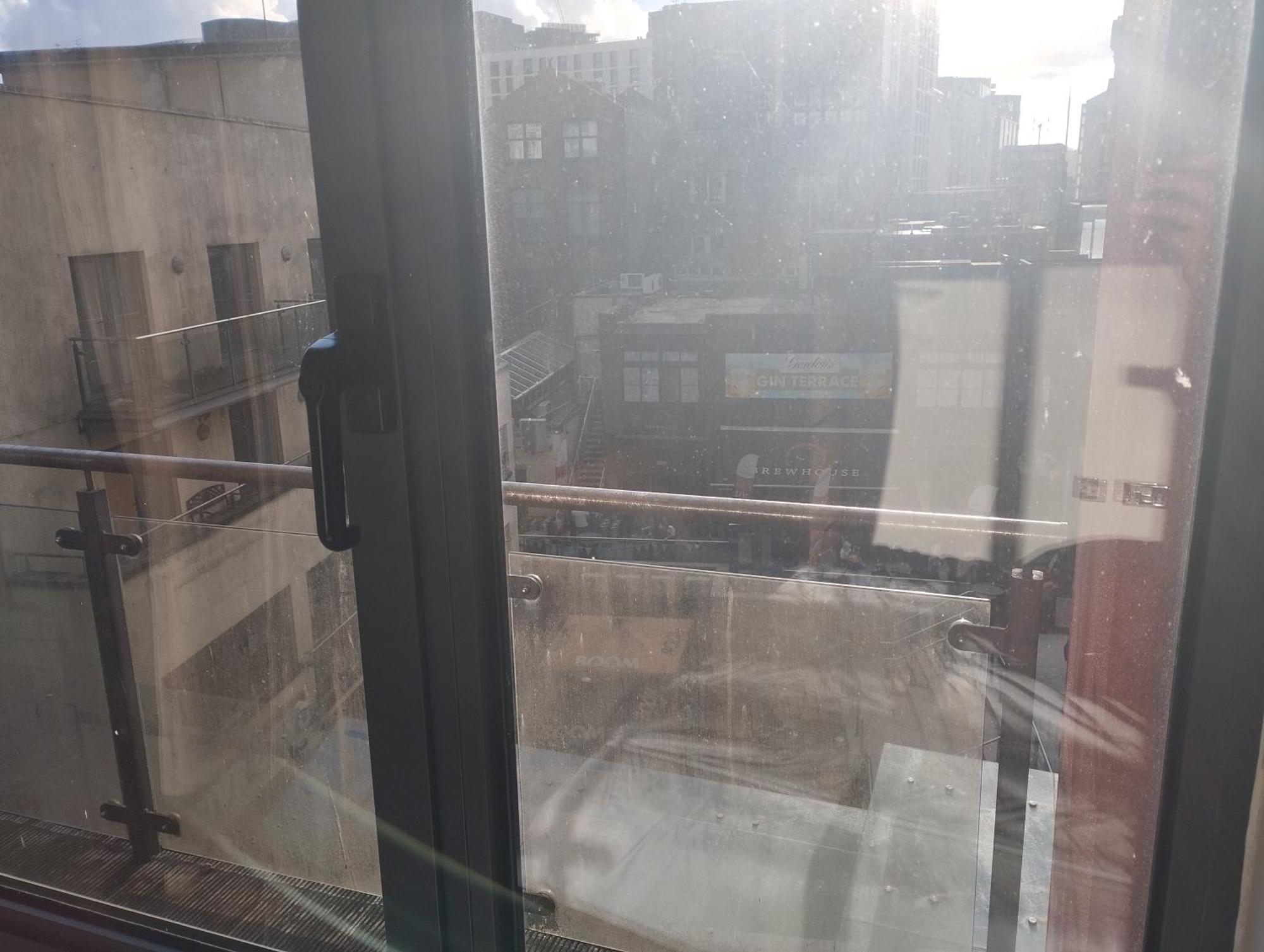 Room In Cardiff City Center - Swiftstay Zewnętrze zdjęcie